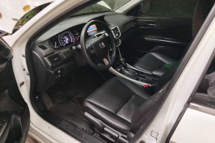 Used Honda Accord 2015 2.0L LX Comfort Edition Driver Seat