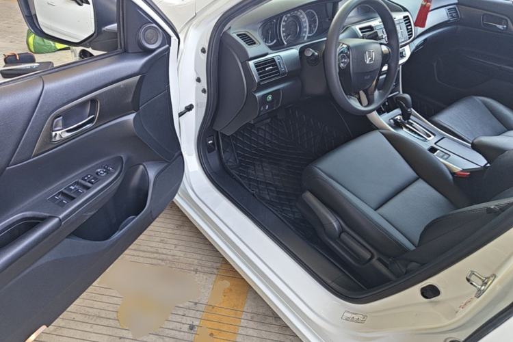 Used Honda Accord 2015 2.0L LX Comfort Edition Driver Seat