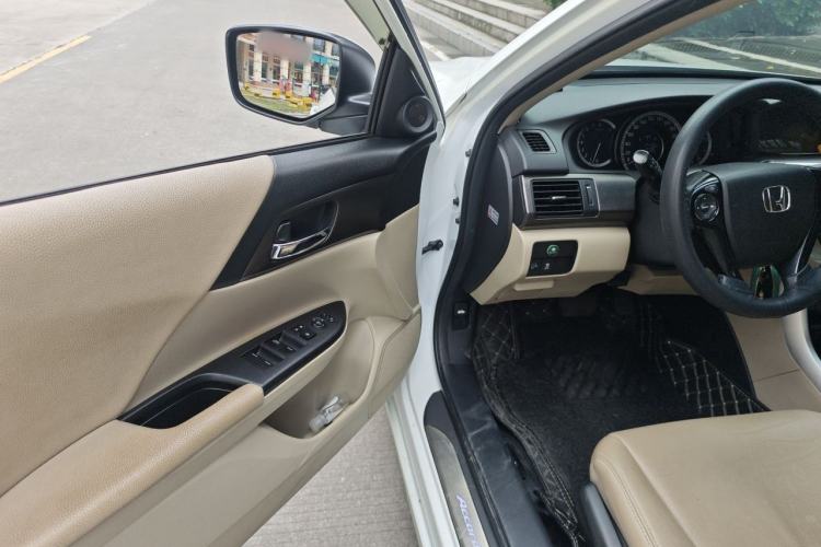 Used Honda Accord 2015 2.0L LX Comfort Edition Driver Seat