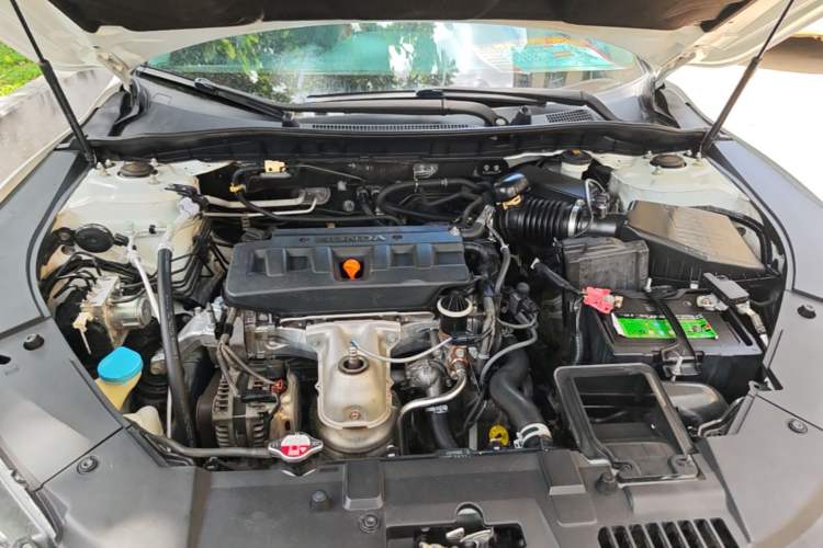 Used Honda Accord 2015 2.0L LX Comfort Edition Engine Bay