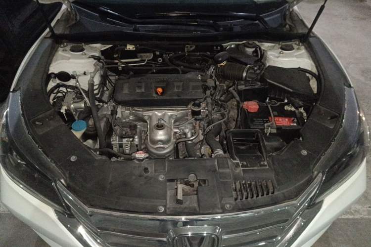 Used Honda Accord 2015 2.0L LX Comfort Edition Engine Bay