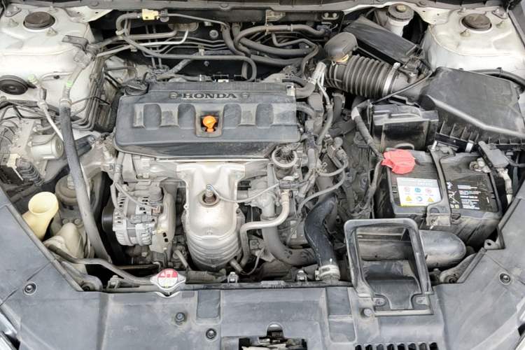 Used Honda Accord 2015 2.0L LX Comfort Edition Engine Bay