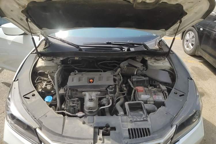 Used Honda Accord 2015 2.0L LX Comfort Edition Engine Bay