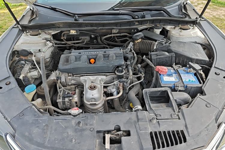 Used Honda Accord 2015 2.0L LX Comfort Edition Engine Bay