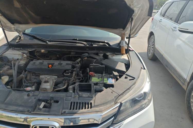 Used Honda Accord 2015 2.0L LXS Elite Edition Engine Bay Left