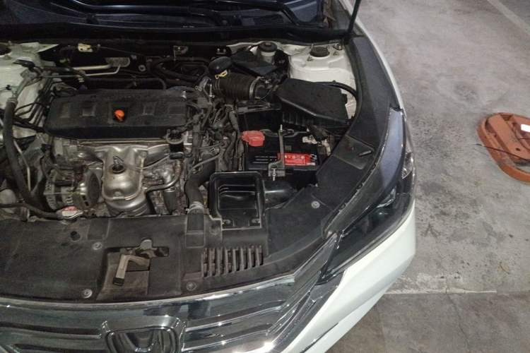 Used Honda Accord 2015 2.0L LX Comfort Edition Engine Bay Left