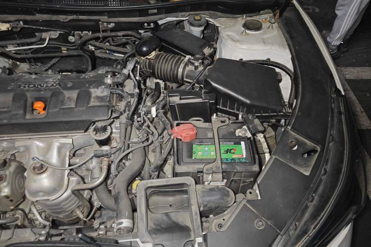 Used Honda Accord 2015 2.0L LX Comfort Edition Engine Bay Left