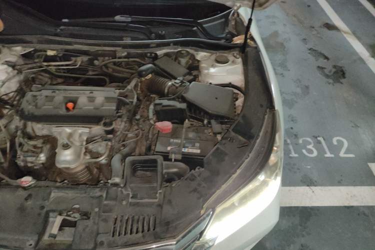 Used Honda Accord 2015 2.0L LX Comfort Edition Engine Bay Left