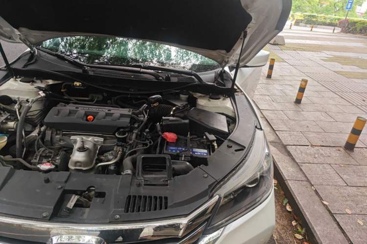 Used Honda Accord 2015 2.0L LX Comfort Edition Engine Bay Left