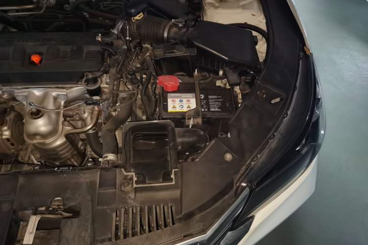 Used Honda Accord 2015 2.0L LXS Elite Edition Engine Bay Left
