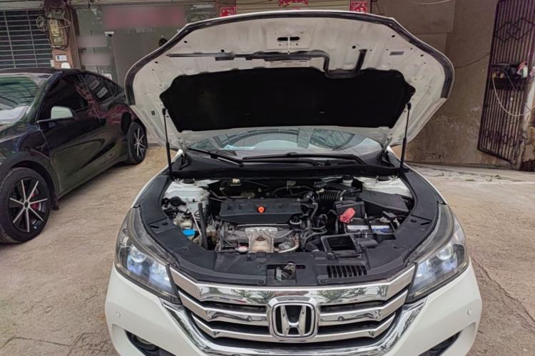 Used Honda Accord 2015 2.0L LX Comfort Edition Engine Bay