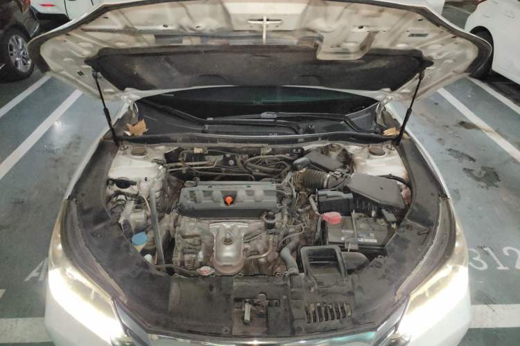 Used Honda Accord 2015 2.0L LX Comfort Edition Engine Bay