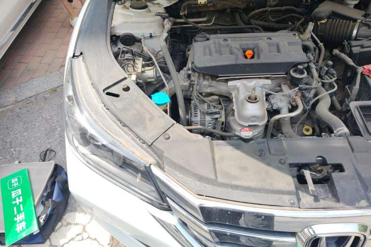 Used Honda Accord 2015 2.0L LX Comfort Edition Engine Bay Right
