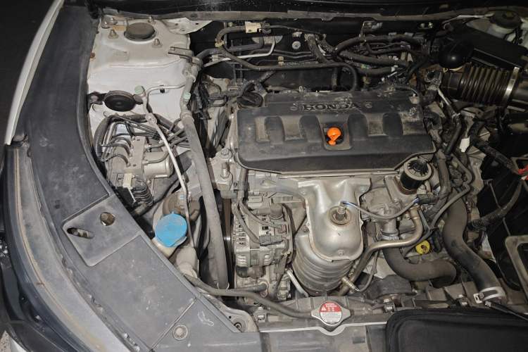 Used Honda Accord 2015 2.0L LX Comfort Edition Engine Bay Right