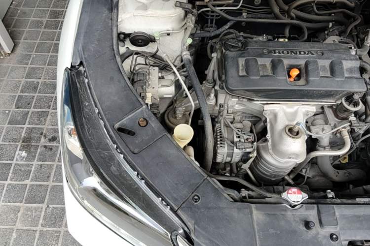 Used Honda Accord 2015 2.0L LX Comfort Edition Engine Bay Right