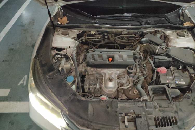 Used Honda Accord 2015 2.0L LX Comfort Edition Engine Bay Right