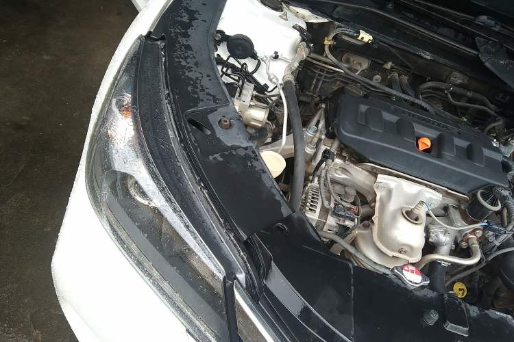 Used Honda Accord 2015 2.0L LXS Elite Edition Engine Bay Right