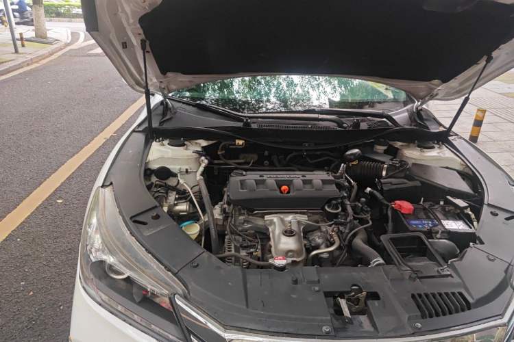 Used Honda Accord 2015 2.0L LX Comfort Edition Engine Bay Right