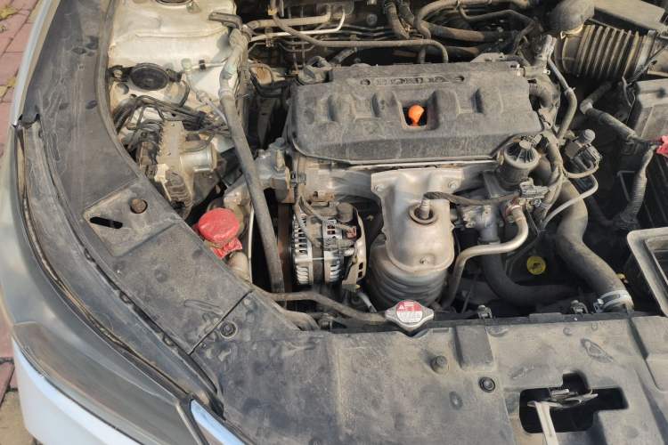 Used Honda Accord 2015 2.0L LXS Elite Edition Engine Bay Right