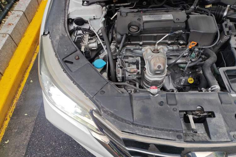 Used Honda Accord 2015 2.4L EX Luxury Edition Engine Bay Right