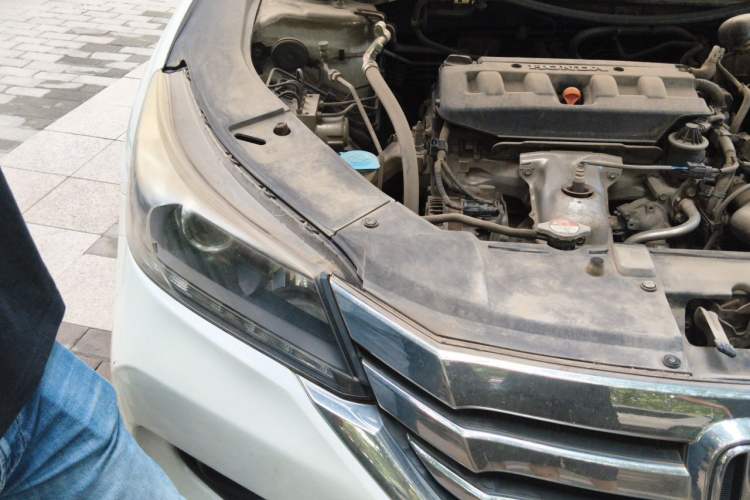 Used Honda Accord 2015 2.0L LX Comfort Edition Engine Bay Right