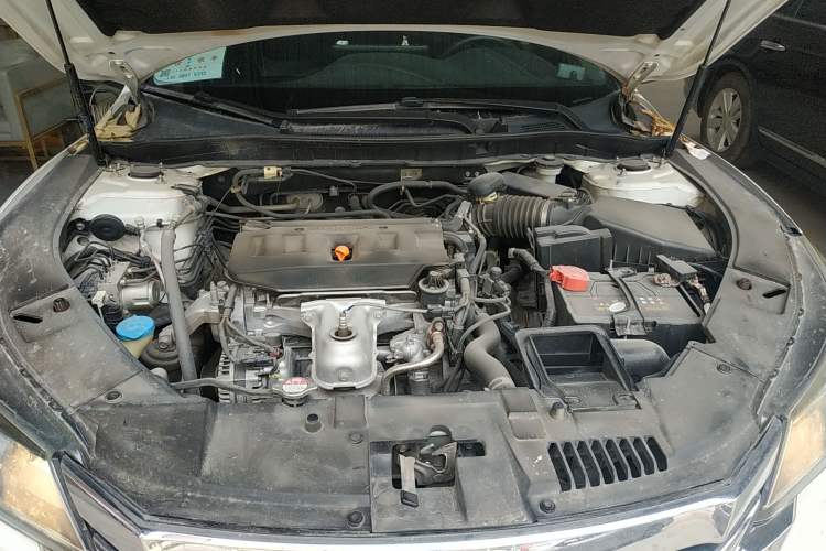 Used Honda Accord 2015 2.0L LX Comfort Edition Engine Bay