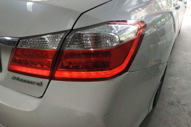 Used Honda Accord 2015 2.0L LX Comfort Edition Exterior 3