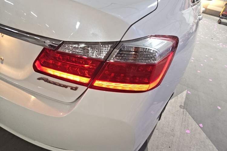 Used Honda Accord 2015 2.0L LX Comfort Edition Exterior 3
