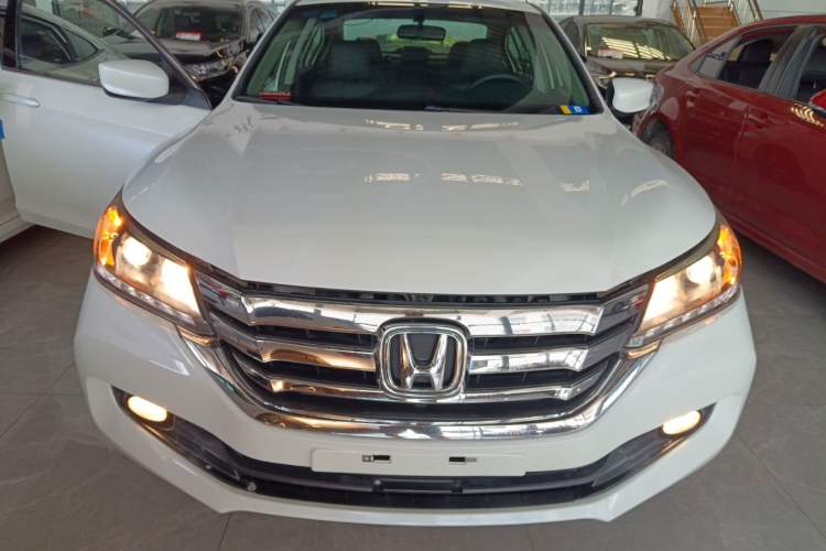 Used Honda Accord 2015 2.0L LX Comfort Edition Front