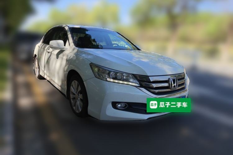 Used Honda Accord 2015 2.4L EX Luxury Edition Front Right 45 Deg