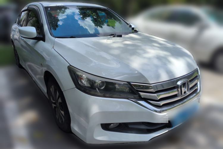 Used Honda Accord 2015 2.0L LX Comfort Edition Front Right 45 Deg