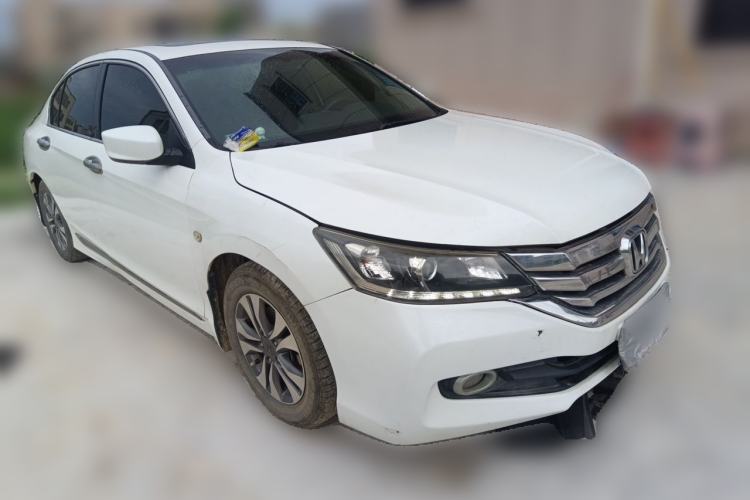 Used Honda Accord 2015 2.0L LX Comfort Edition Front Right 45 Deg