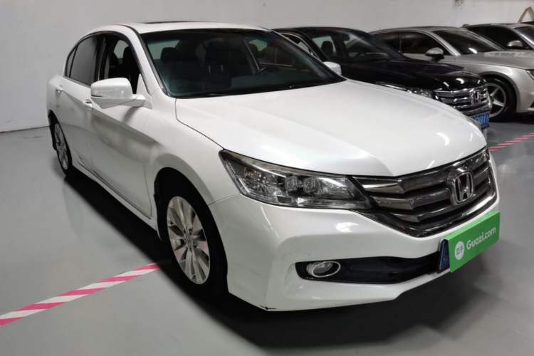 Used Honda Accord 2015 2.4L EX Luxury Edition Front Right 45 Deg