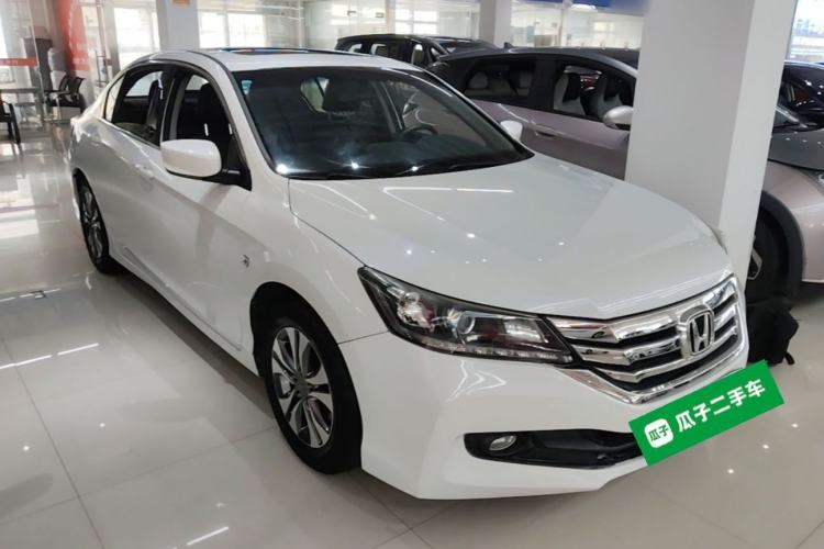 Used Honda Accord 2015 2.0L LXS Elite Edition Front Right 45 Deg