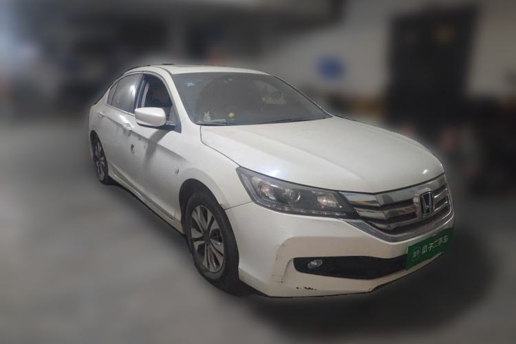 Used Honda Accord 2015 2.0L LX Comfort Edition Front Right 45 Deg
