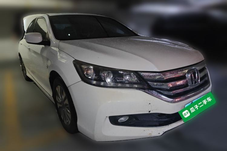Used Honda Accord 2015 2.0L LX Comfort Edition Front Right 45 Deg