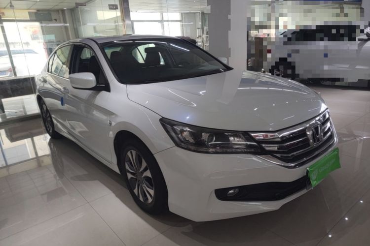Used Honda Accord 2015 2.0L LXS Elite Edition Front Right 45 Deg
