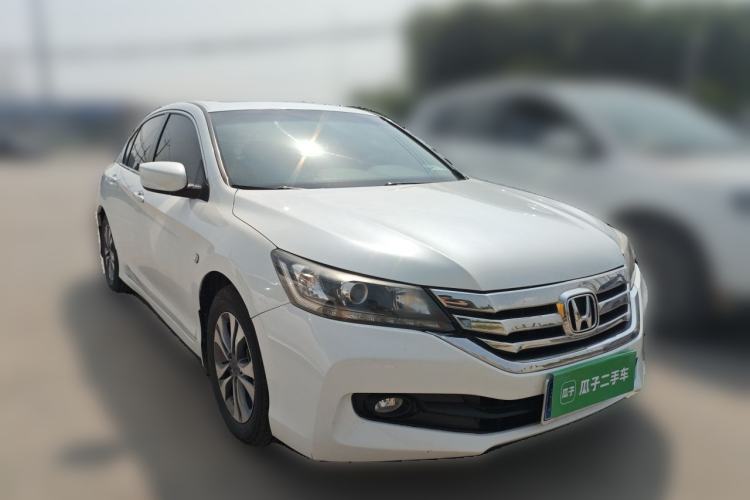 Used Honda Accord 2015 2.0L LXS Elite Edition Front Right 45 Deg