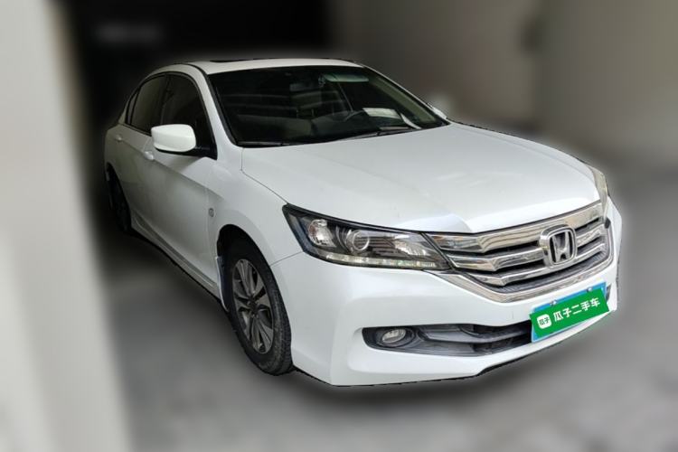 Used Honda Accord 2015 2.0L LX Comfort Edition Front Right 45 Deg