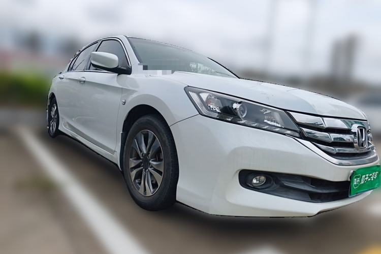 Used Honda Accord 2015 2.0L LX Comfort Edition Front Right 45 Deg