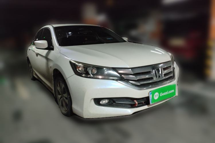 Used Honda Accord 2015 2.0L LX Comfort Edition Front Right 45 Deg