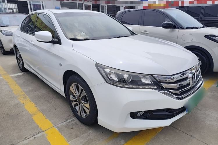 Used Honda Accord 2015 2.0L LX Comfort Edition Front Right 45 Deg