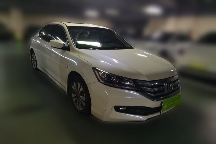 Used Honda Accord 2015 2.0L LXS Elite Edition Front Right 45 Deg