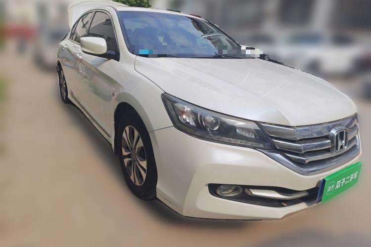 Used Honda Accord 2015 2.0L EX Luxury Edition Front Right 45 Deg