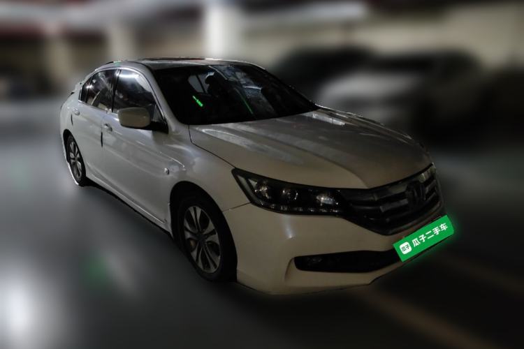 Used Honda Accord 2015 2.0L LX Comfort Edition Front Right 45 Deg