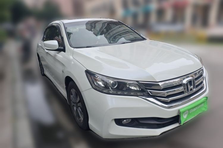 Used Honda Accord 2015 2.0L LX Comfort Edition Front Right 45 Deg
