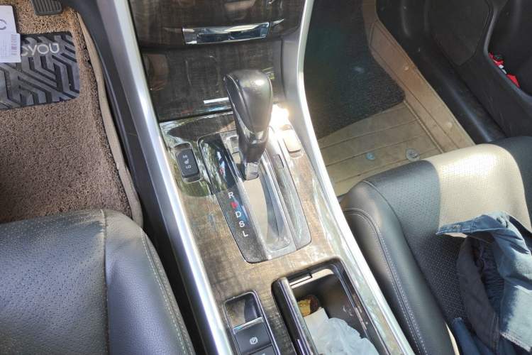 Used Honda Accord 2015 2.4L EX Luxury Edition Gear Lever
