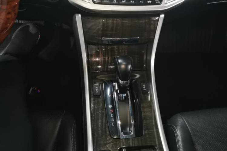 Used Honda Accord 2015 2.4L EX Luxury Edition Gear Lever