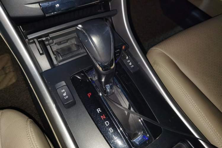 Used Honda Accord 2015 2.0L LXS Elite Edition Gear Lever