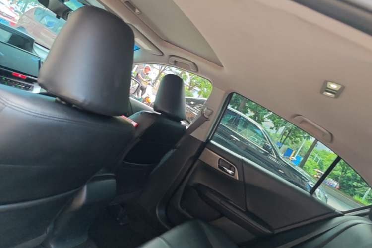 Used Honda Accord 2015 2.0L LX Comfort Edition Headliner